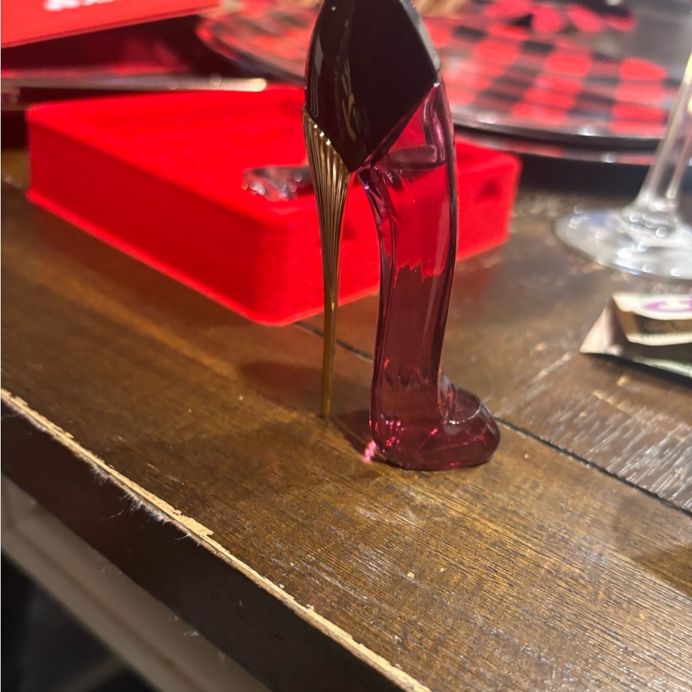 Perfume - Picture 2 of 6